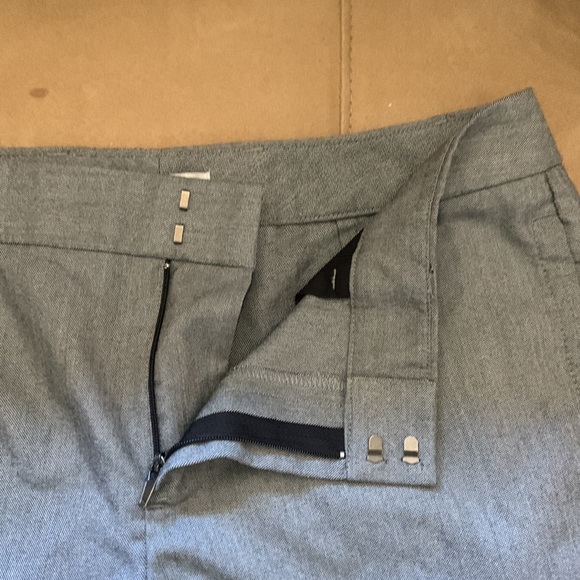 Gap shorts gray sz 0 - Picture 3 of 4